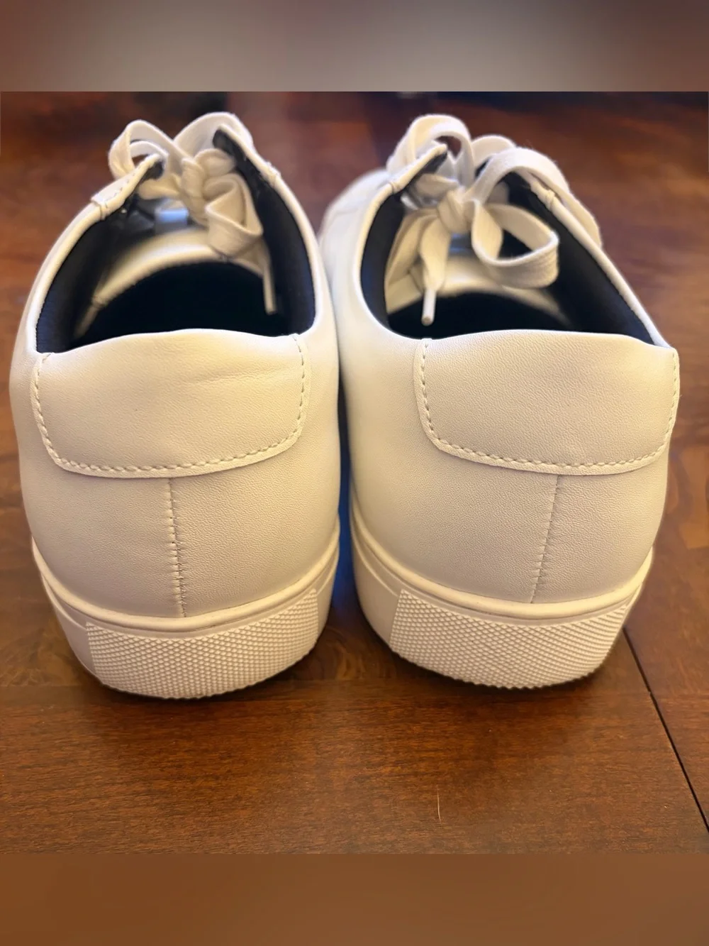 Men's Classic White Low-Top Sneakers - Minimal Leather Look
